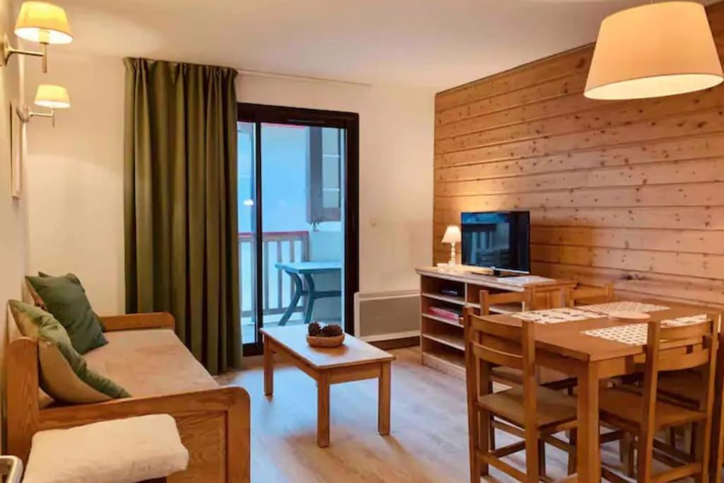 Charmant T3 Avec Vue Montagne Et Parking Privatif Font-Romeu-Odeillo-Via Luaran gambar