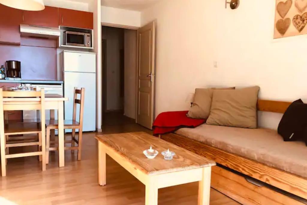 Charmant T3 Avec Vue Montagne Et Parking Privatif Font-Romeu-Odeillo-Via Luaran gambar
